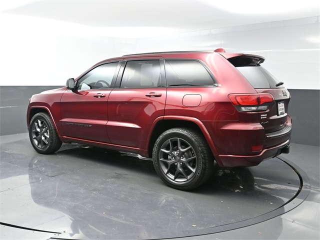 2021 Jeep Grand Cherokee Anniversary Edition photo 3