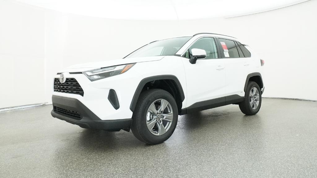 2025 Toyota RAV4 Hybrid XLE photo 5