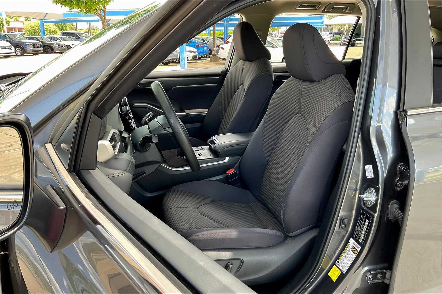 2023 Toyota Highlander L photo 20