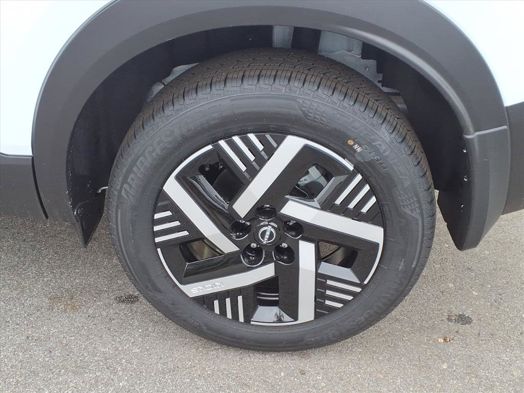 2026 Nissan Kicks SV photo 3