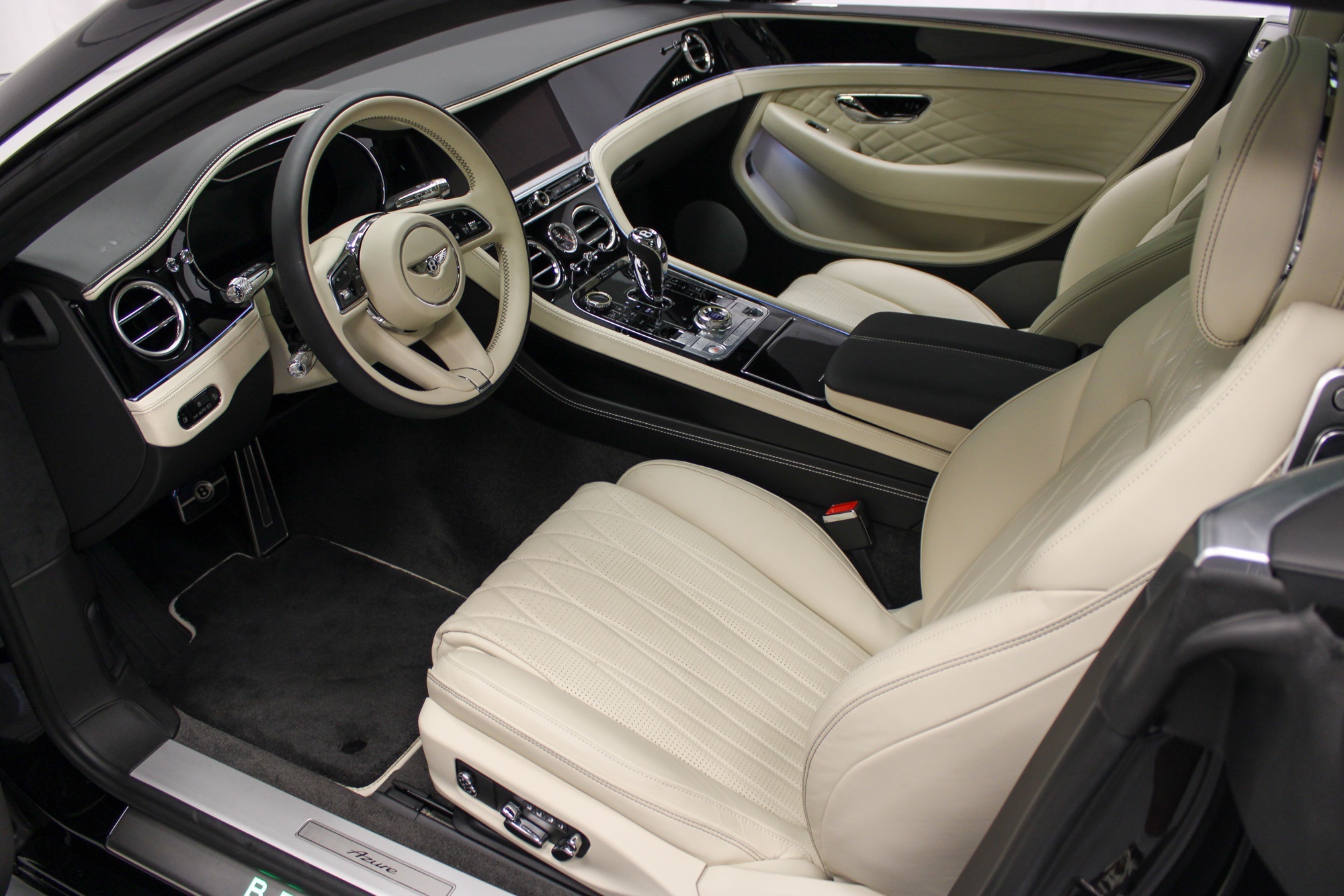 2024 Bentley Continental GT Azure V8 photo 15