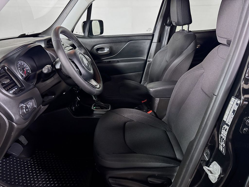 2023 Jeep Renegade Altitude photo 10