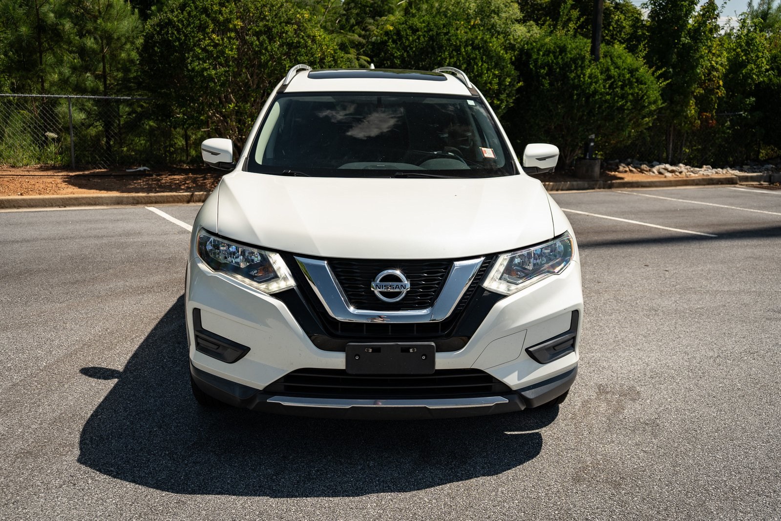 2017 Nissan Rogue SV photo 2