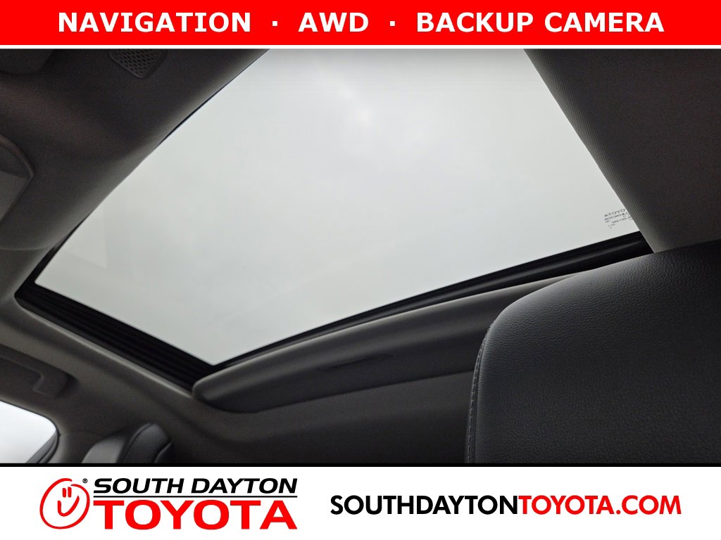 2021 Toyota Highlander Limited's photo