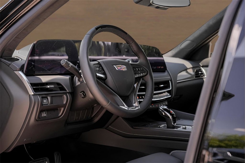 2025 Cadillac CT5 V photo 9