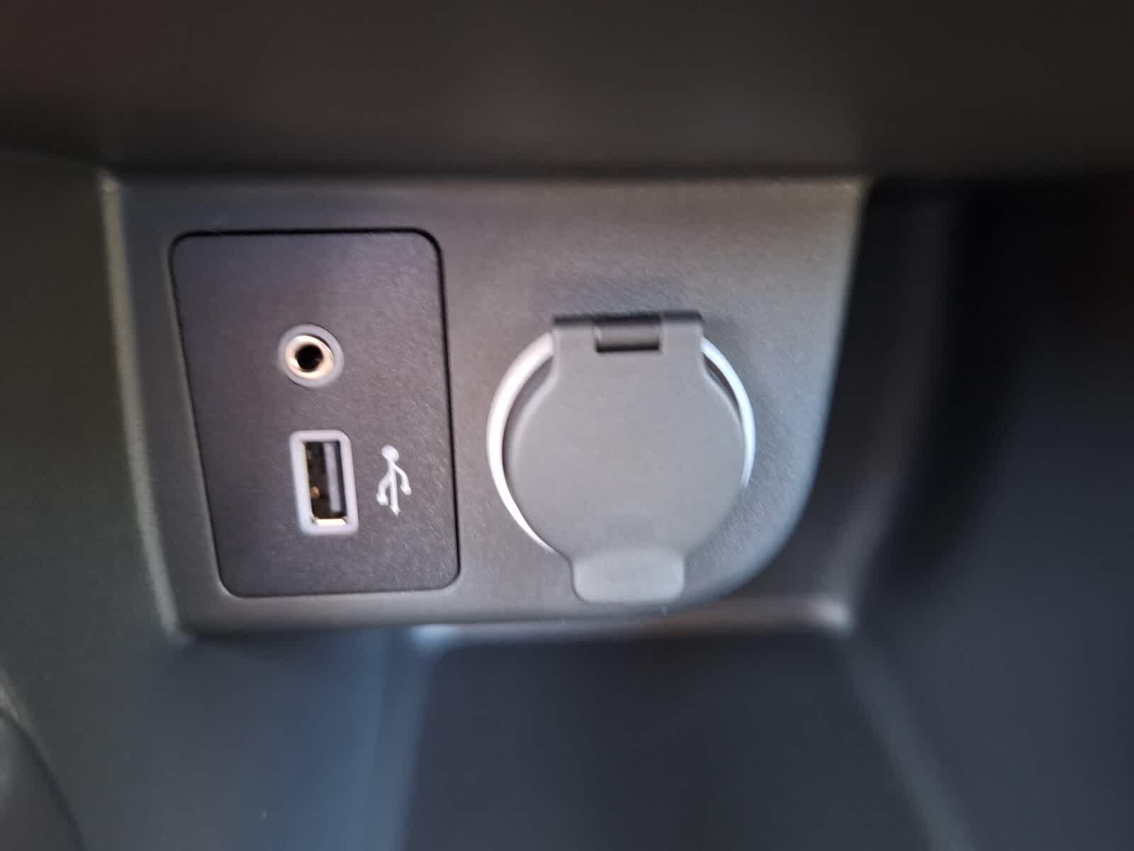 2025 Nissan Kicks Play S photo 17