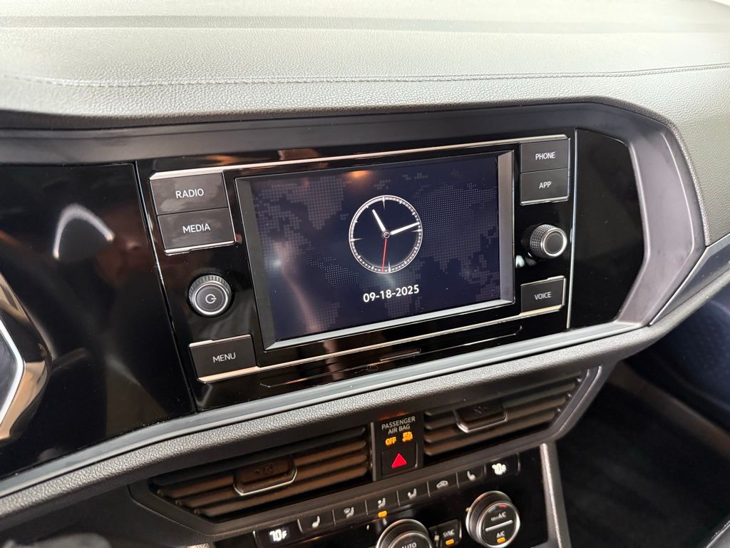 2022 Volkswagen Jetta 1.5T SE photo 21