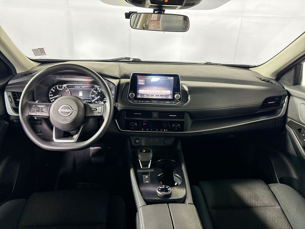 2024 Nissan Rogue SV photo 12