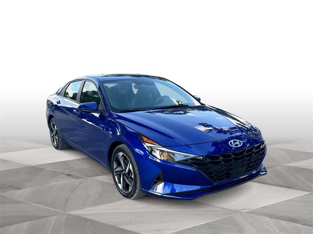 2023 Hyundai Elantra SEL photo 2