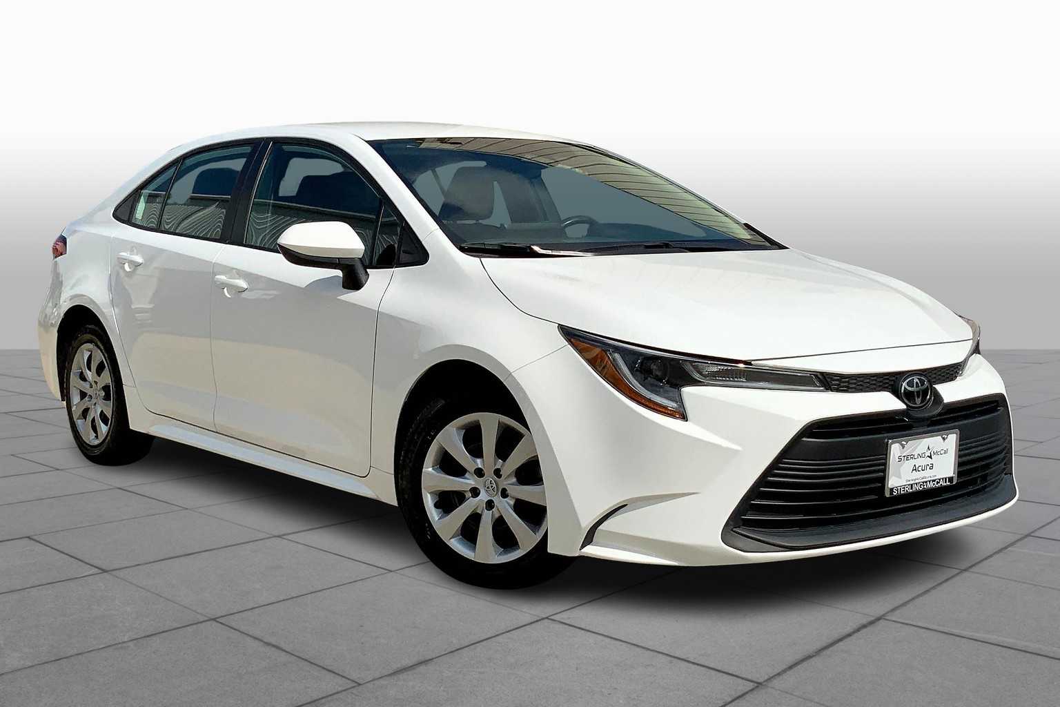 2024 Toyota Corolla LE photo 2