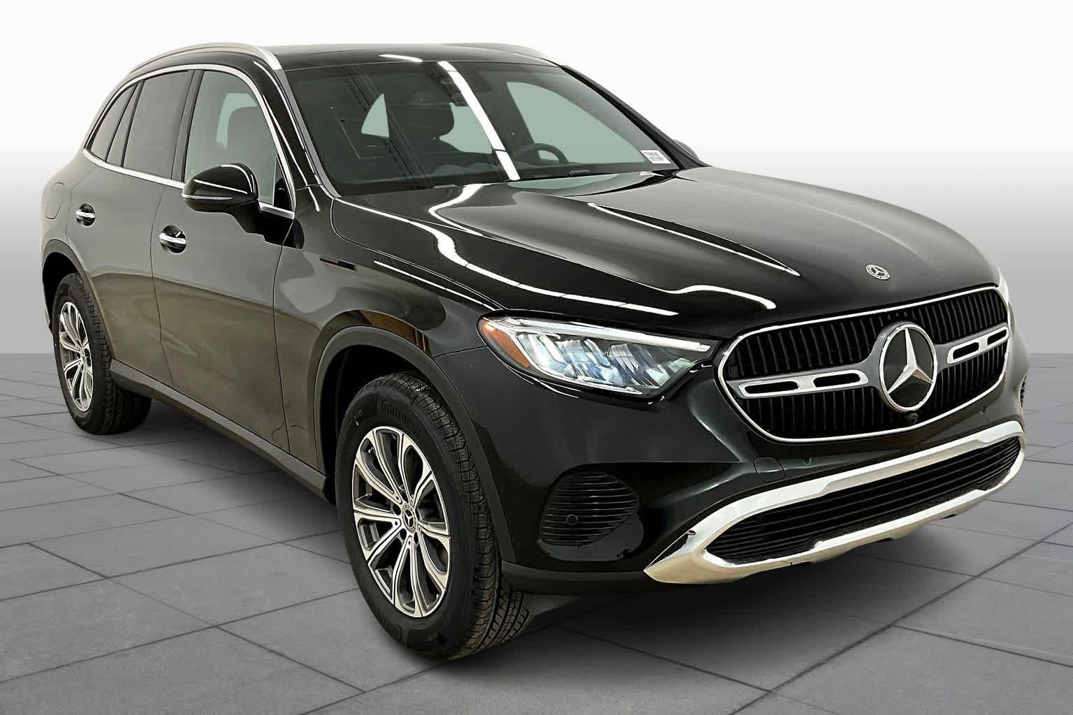 2026 Mercedes Benz GLC 300 photo 2