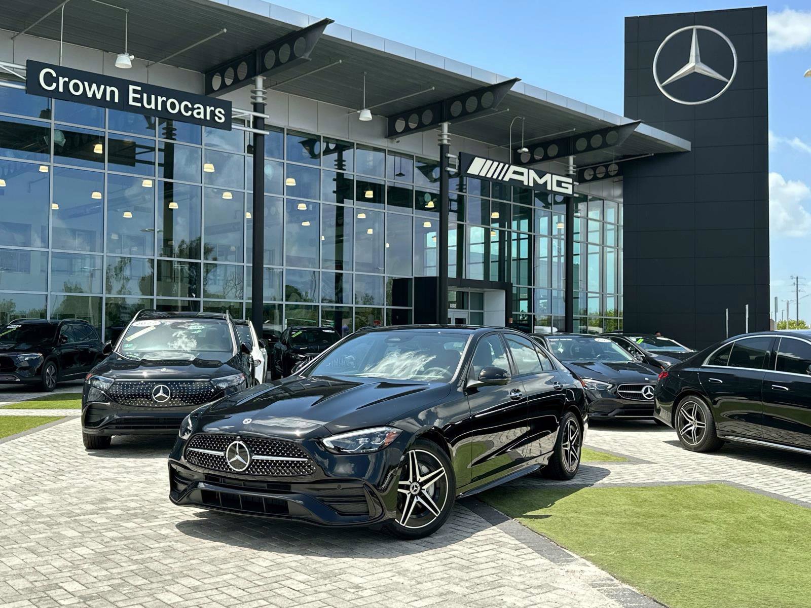 2025 Mercedes-Benz C-Class Sedan C 300's photo