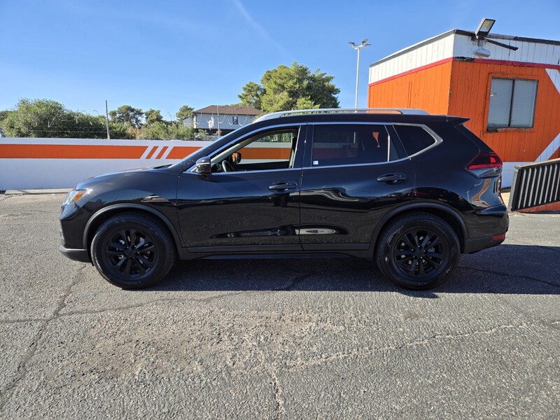 2018 Nissan Rogue S photo 2