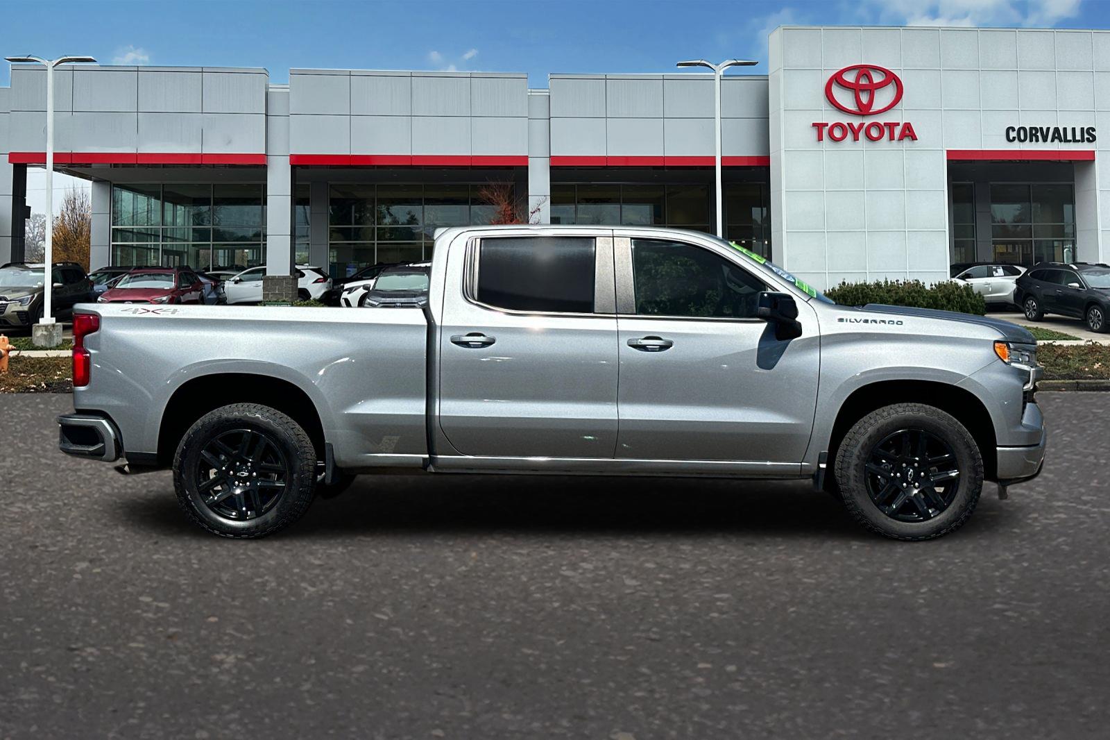 2024 Chevrolet Silverado 1500 RST photo 2