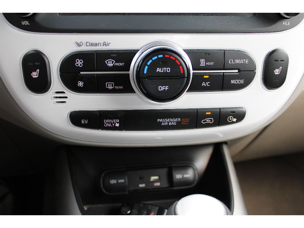 2017 Kia Soul EV photo 17