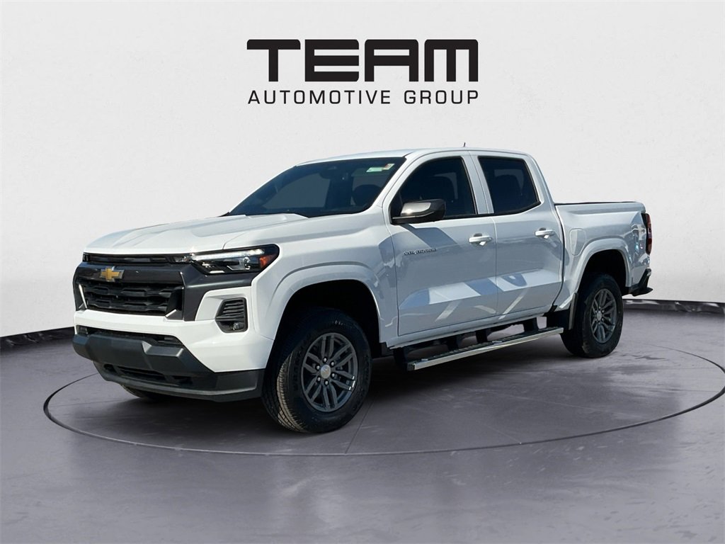 2025 Chevrolet Colorado Work Truck LT photo 3