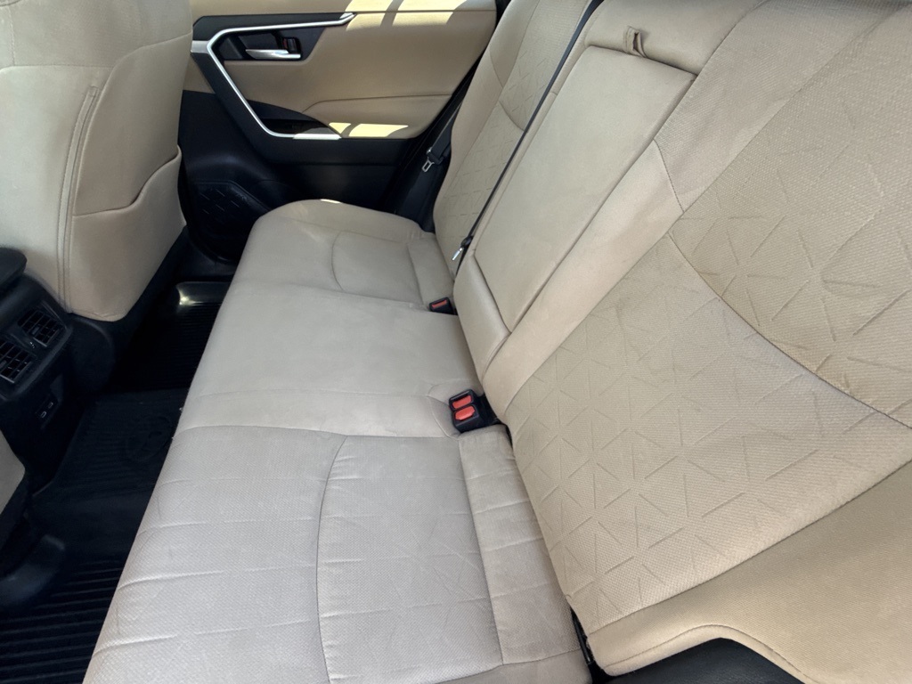 2023 Toyota RAV4 Hybrid XLE photo 27