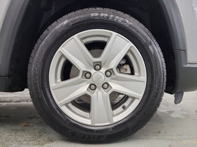 2022 Jeep Compass Latitude photo 35