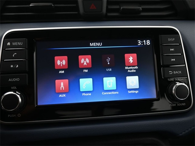 2025 Nissan Versa SV photo 4