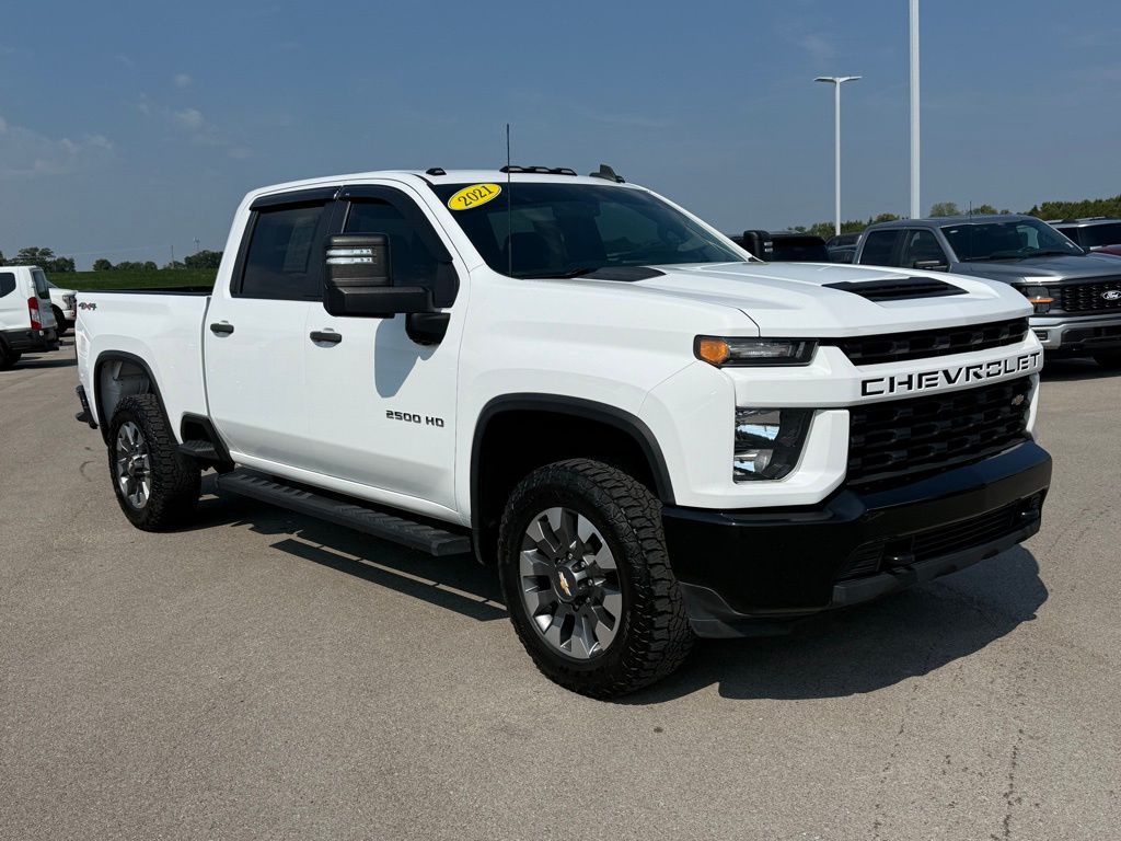 2021 Chevrolet Silverado 2500HD Custom photo 2