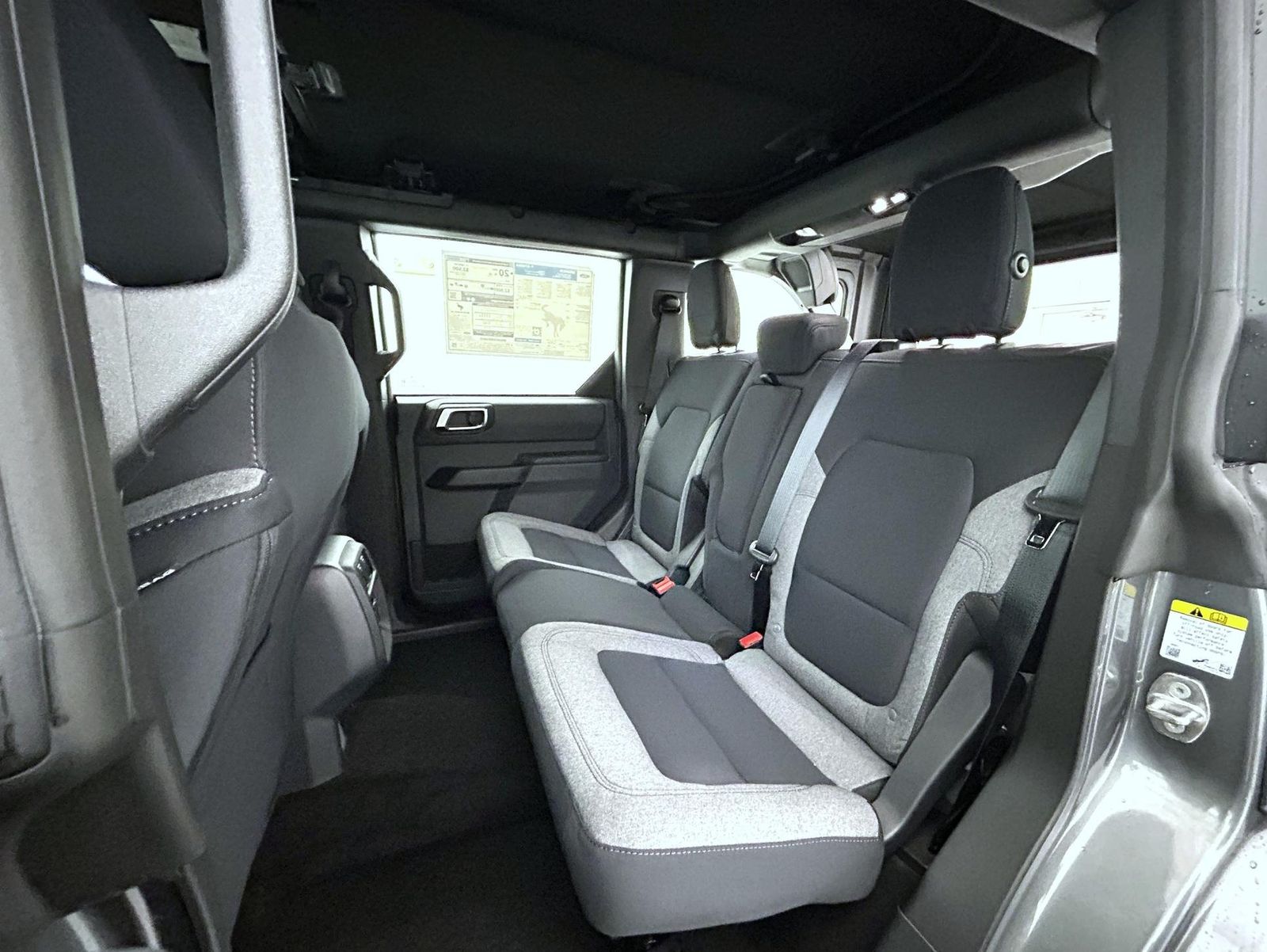 2025 Ford Bronco Base photo 18