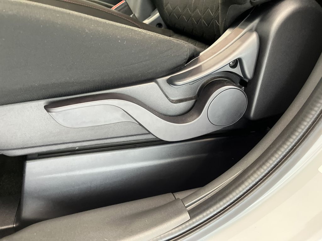 2024 Mitsubishi Outlander Sport LE photo 15