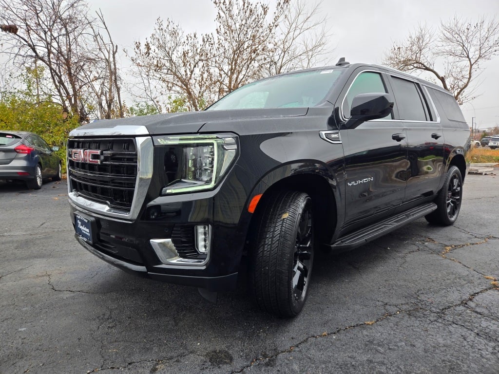 2022 Gmc Yukon XL SLE photo 3
