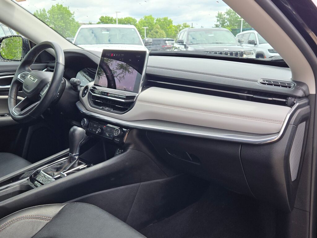 2022 Jeep Compass Limited photo 7
