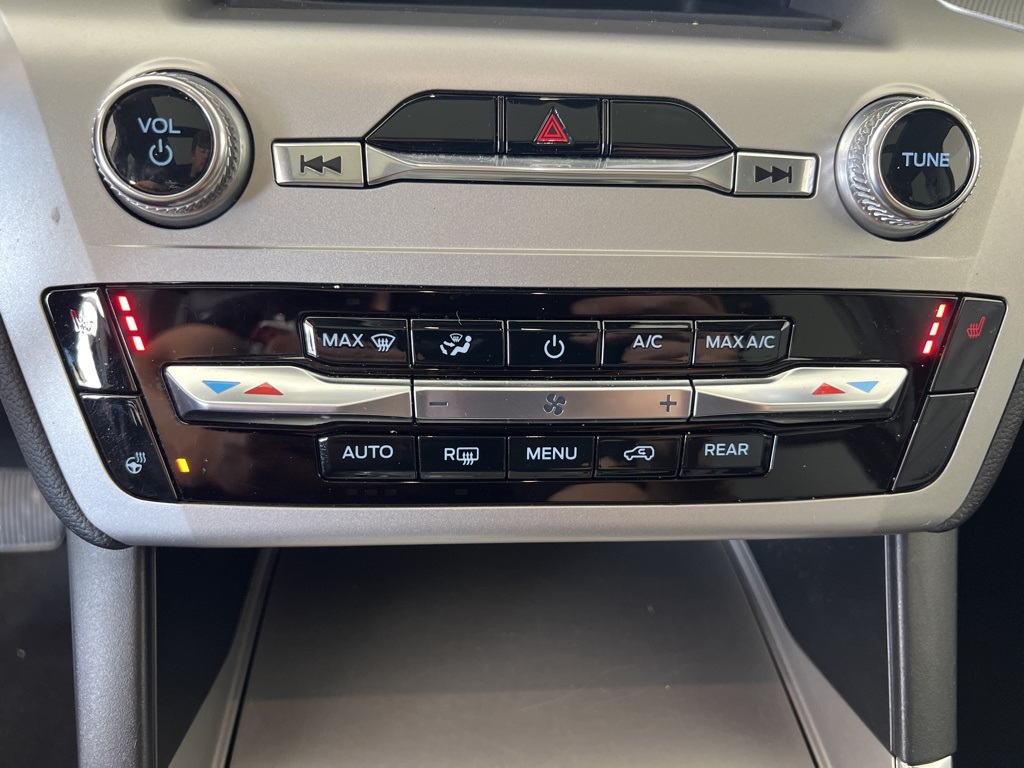 2022 Ford Explorer XLT photo 12