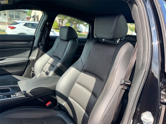 2022 Honda Accord Sport photo 15