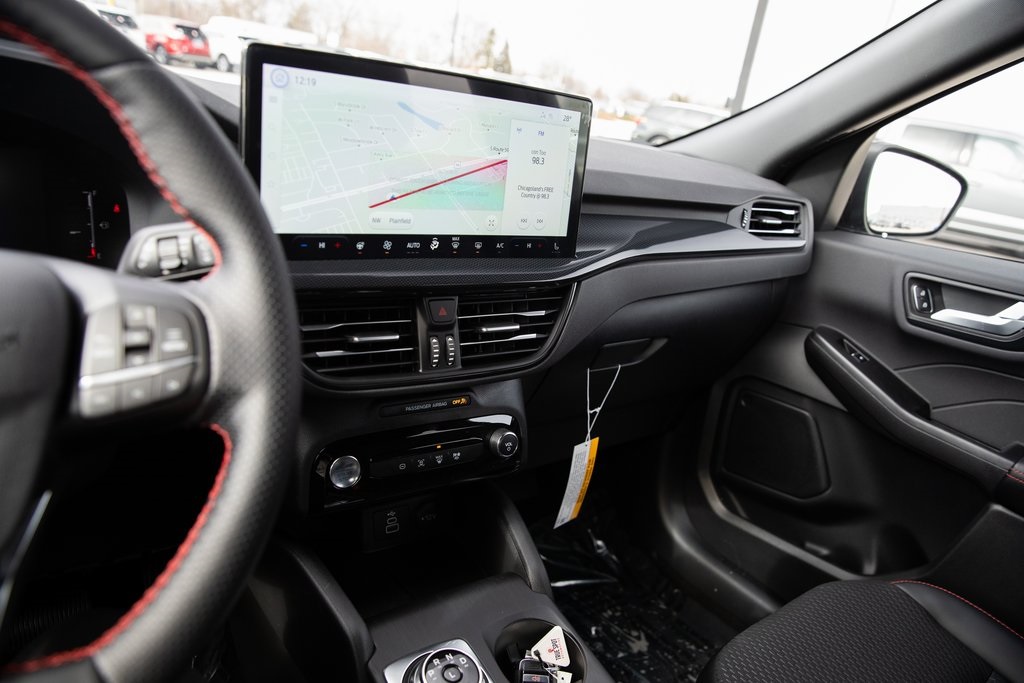 2025 Ford Escape ST-Line Select photo 32