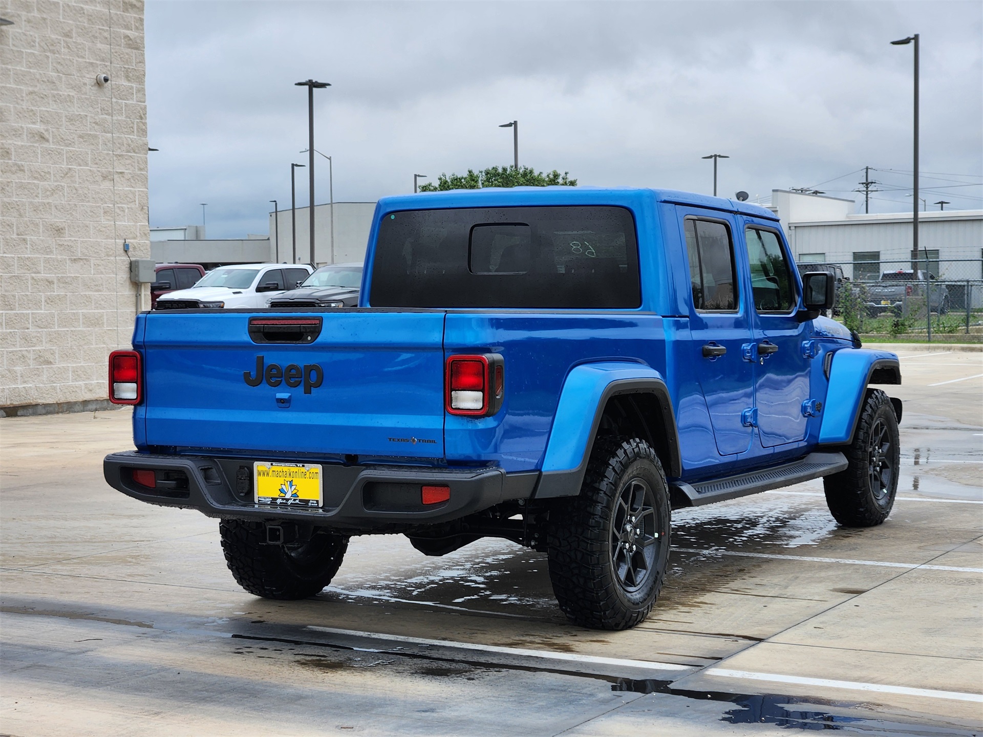 2025 Jeep Gladiator Sport photo 3