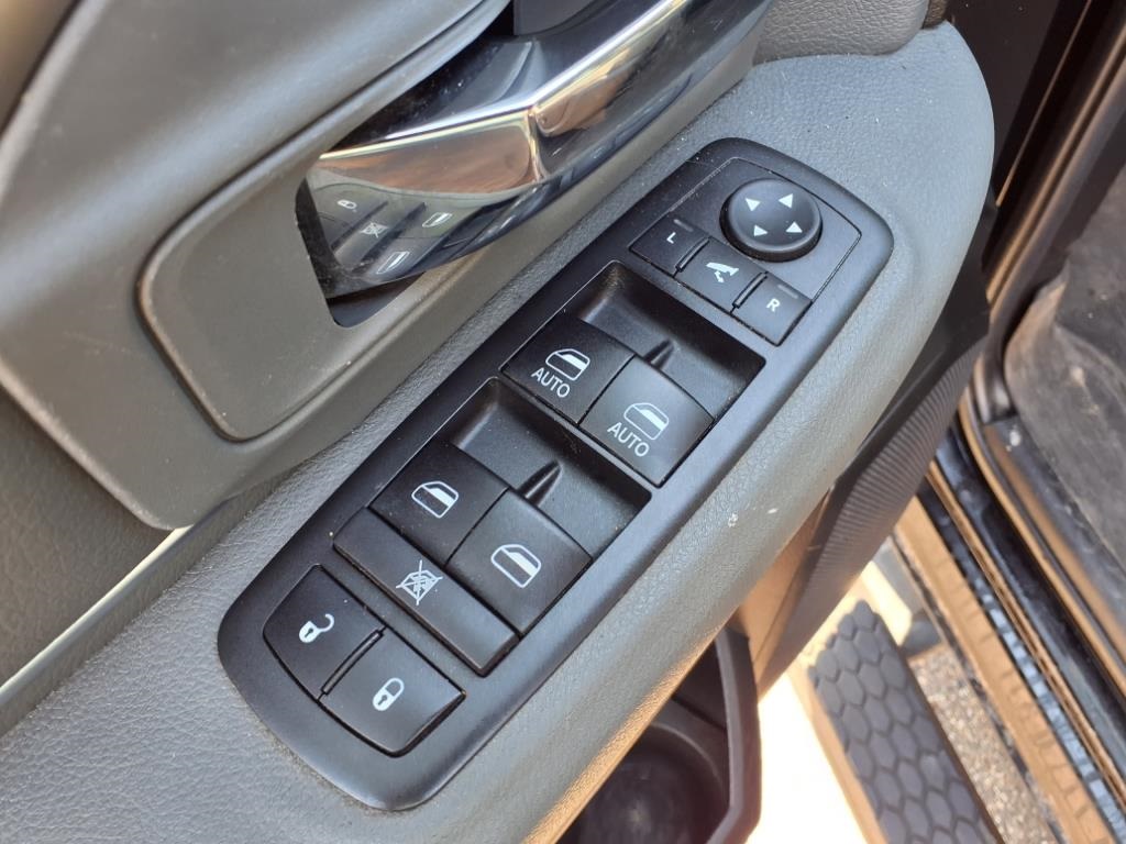 2019 Ram 1500 Classic Warlock photo 12
