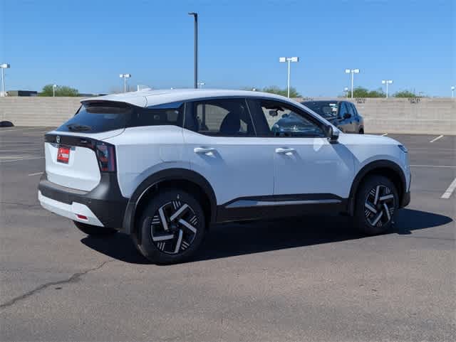 2025 Nissan Kicks SV photo 4