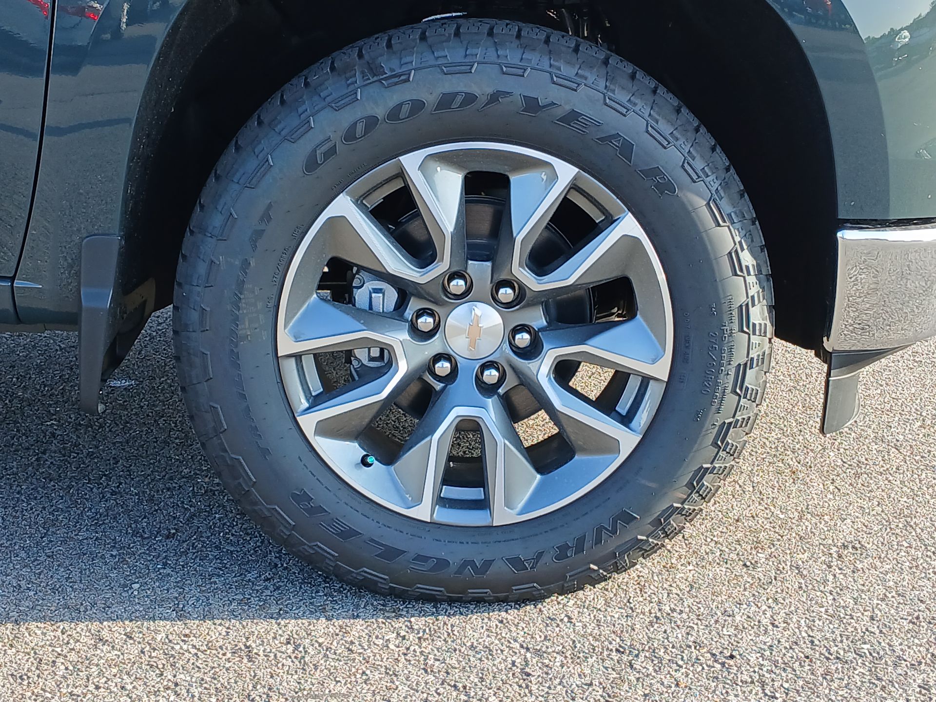 2025 Chevrolet Silverado 1500 LT photo 32