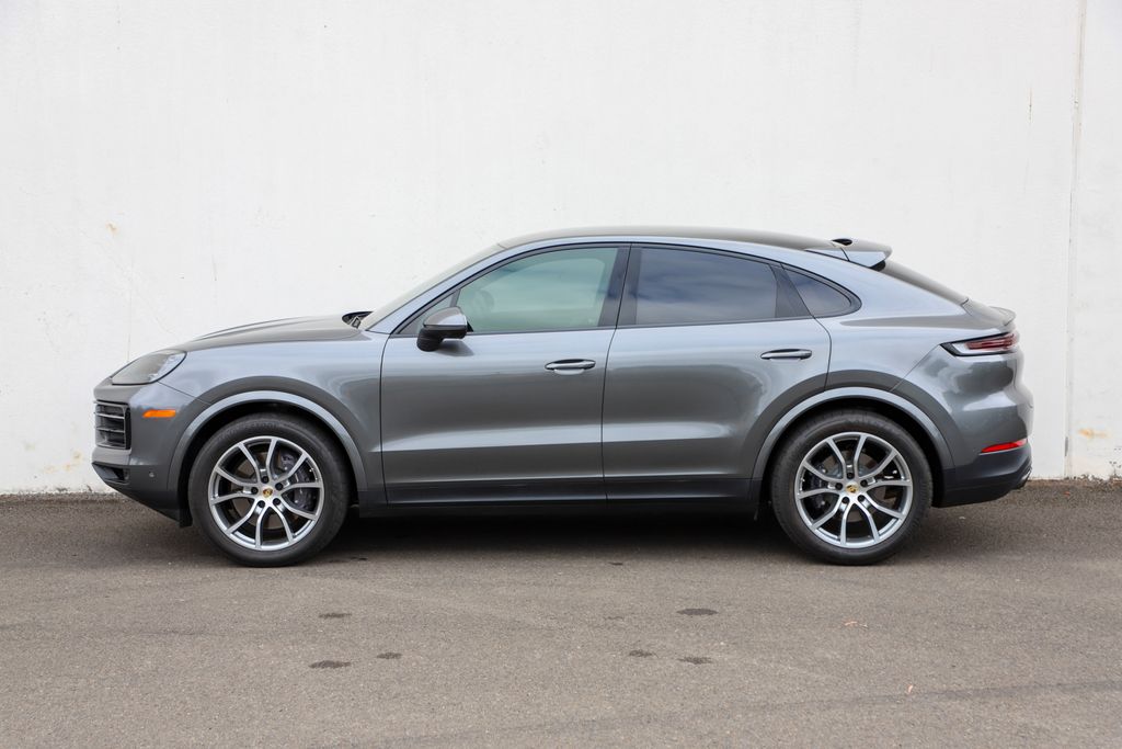 2024 Porsche Cayenne Coupe Base photo 12