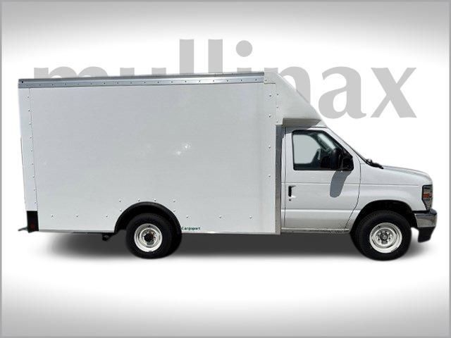 2025 Ford E-350 Base photo 11