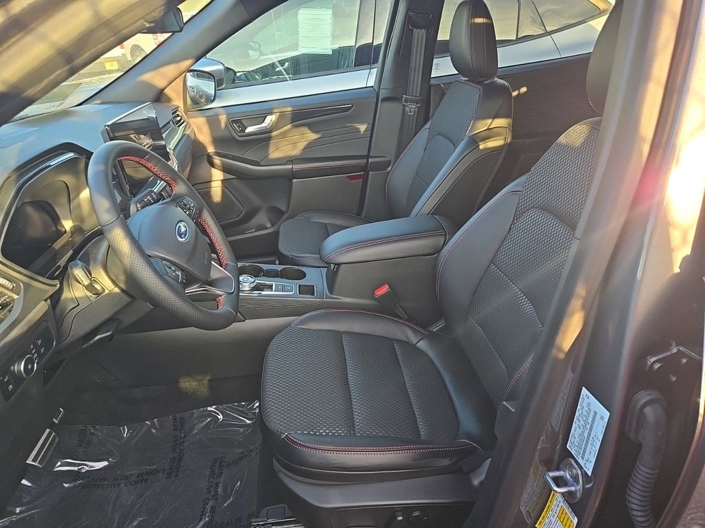 2024 Ford Escape Hybrid ST-Line Select photo 4