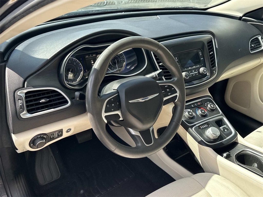 2015 Chrysler 200 LX photo 2