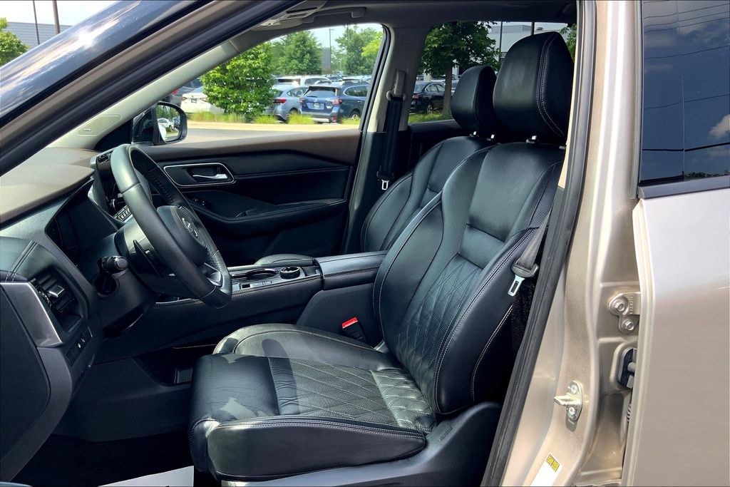 2021 Nissan Rogue Platinum photo 23