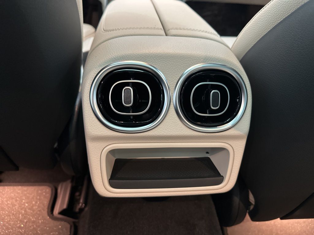 2025 Mercedes Benz C 300 photo 19