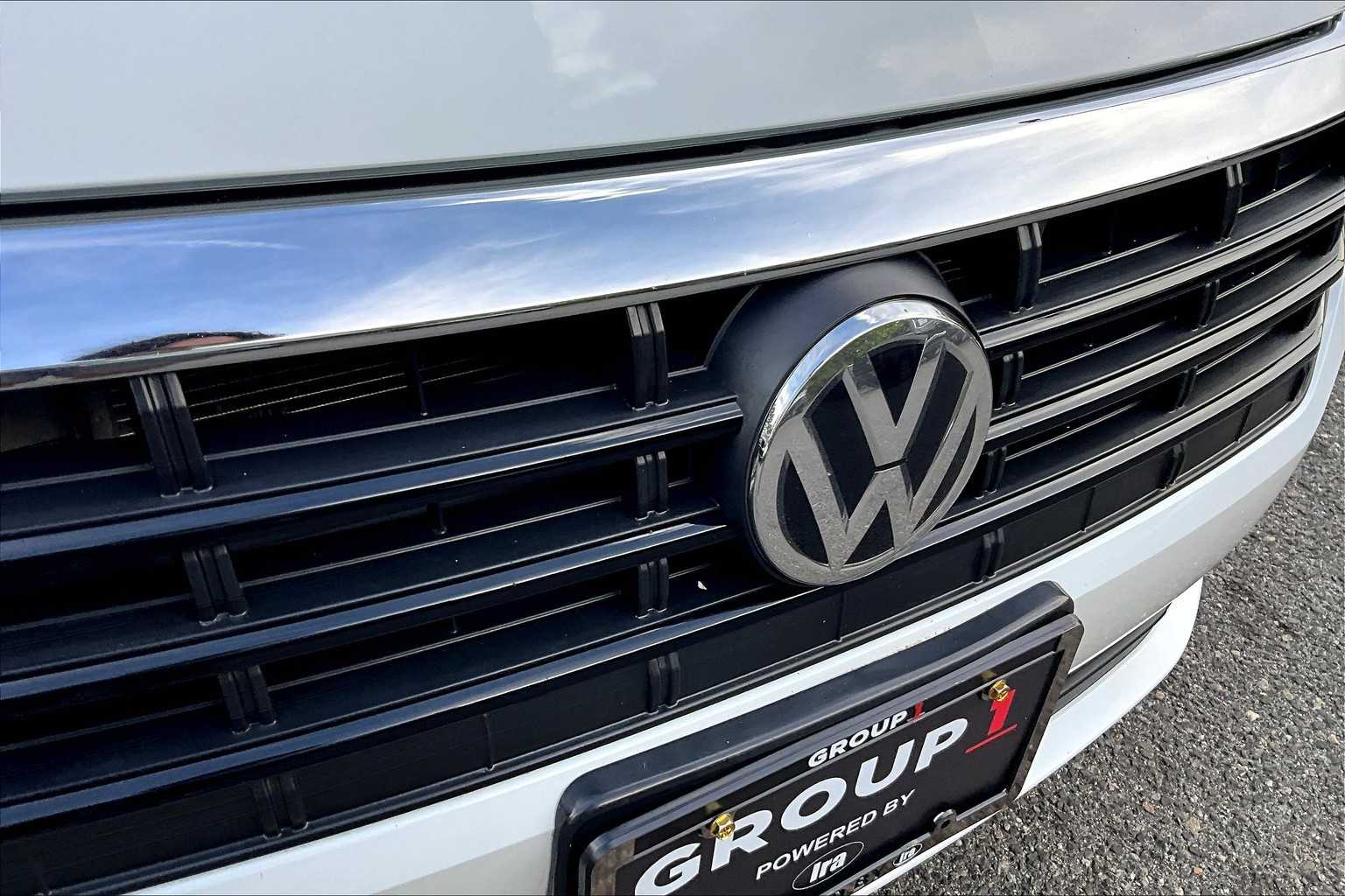 2020 Volkswagen Jetta R-Line photo 25