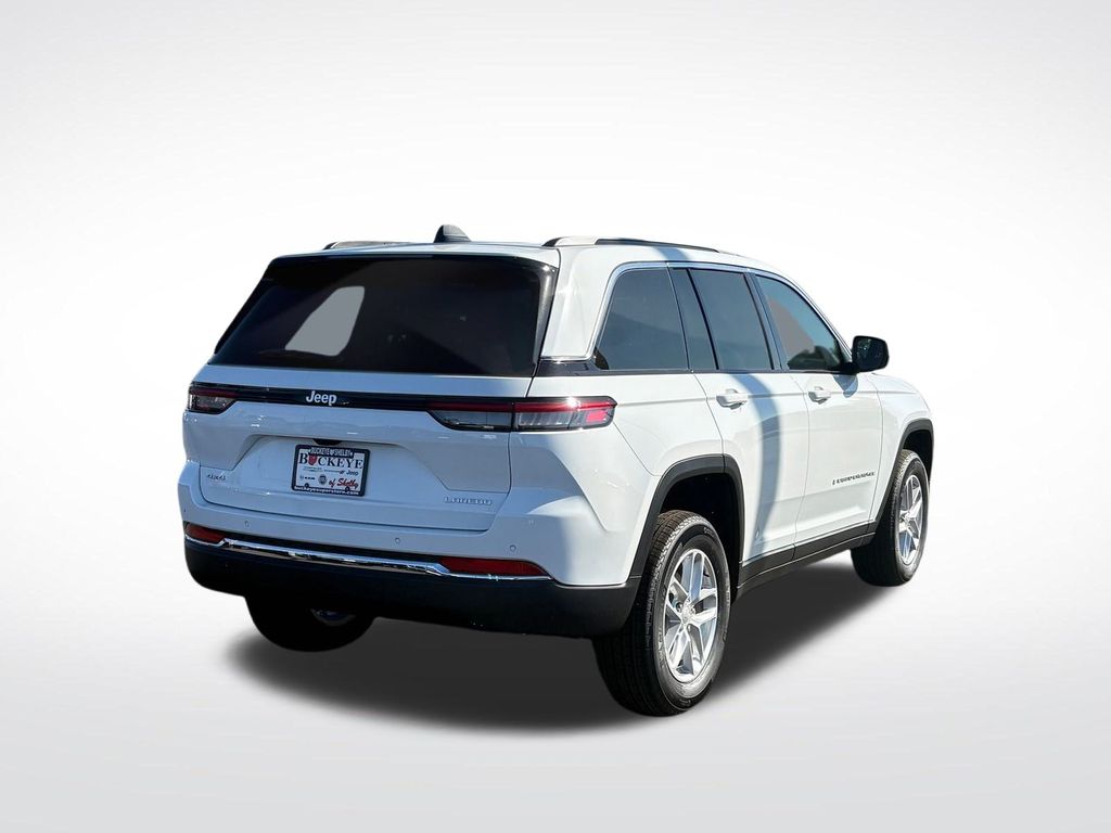 2025 Jeep Grand Cherokee Laredo X photo 3