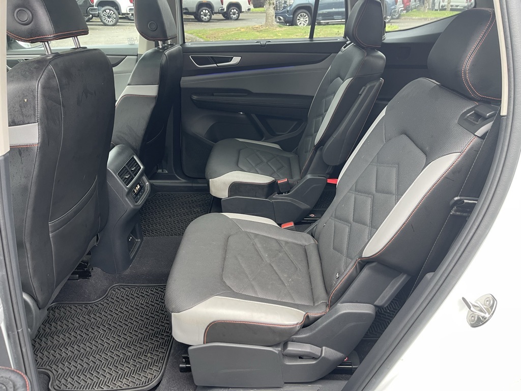 2024 Volkswagen Atlas Peak Edition SE Technology photo 7