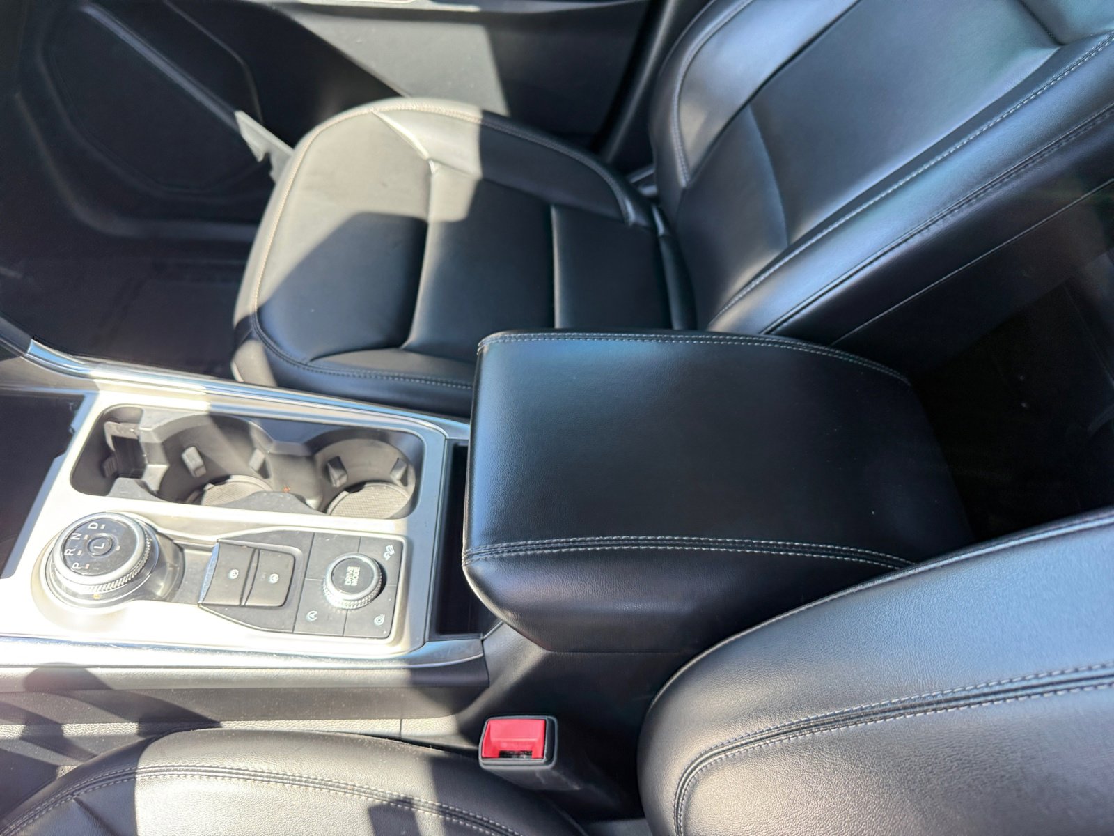 2021 Ford Explorer XLT photo 13