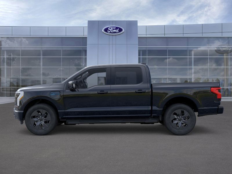 2025 Ford F-150 Lightning Lariat photo 2