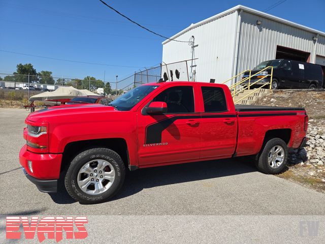 2016 Chevrolet Silverado 1500 LT photo 5