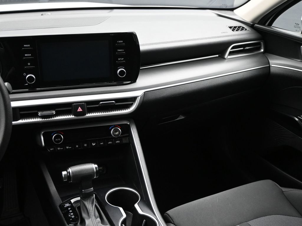 2023 Kia K5 LXS photo 10