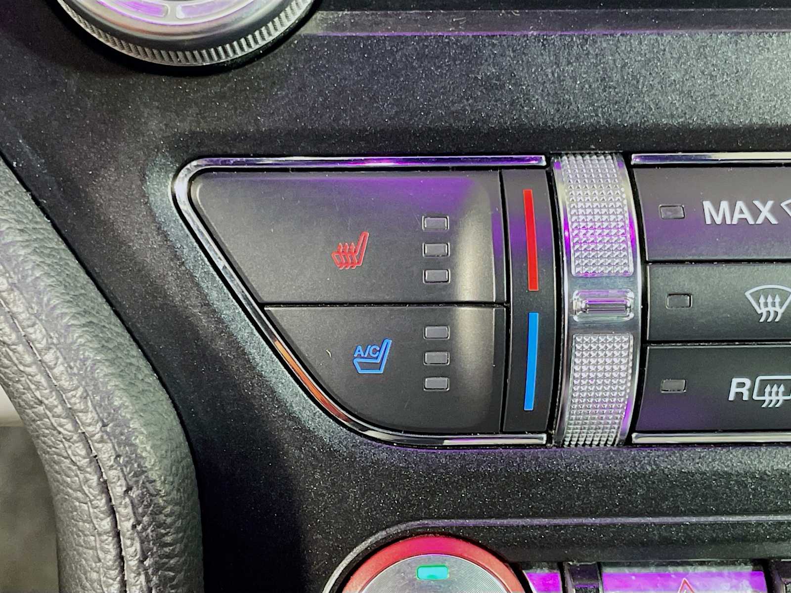 2022 Ford Mustang EcoBoost Premium photo 18