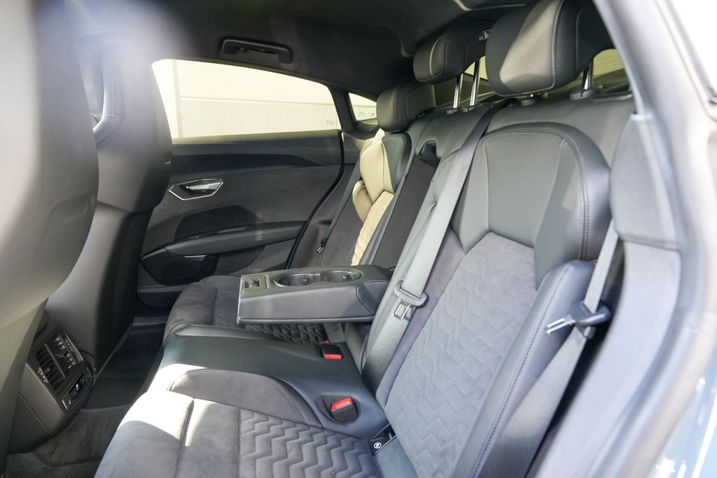 2022 Audi RS e-tron GT Base photo 25
